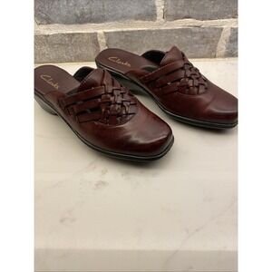 RARE Clarks Women Mule/Clog Shoes Burgundy Leather casual Size 7.5W